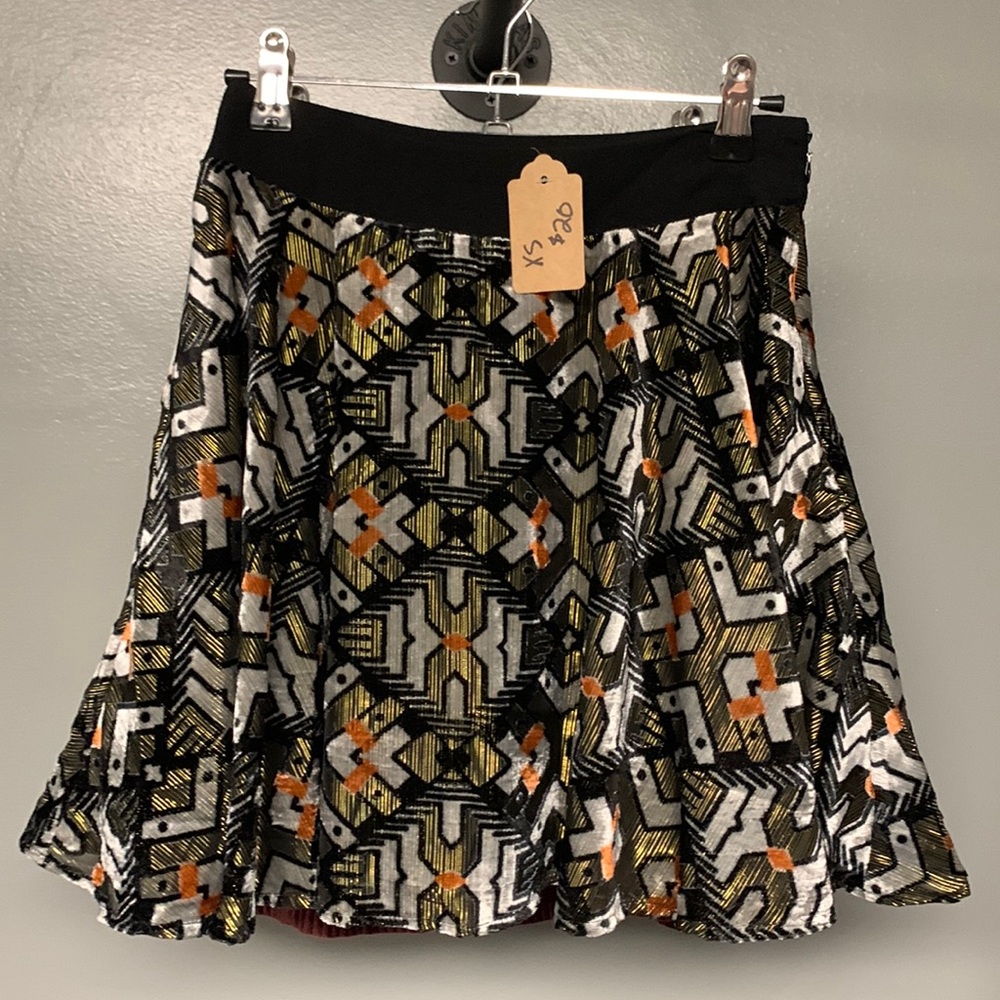 Geometric velour short skirt